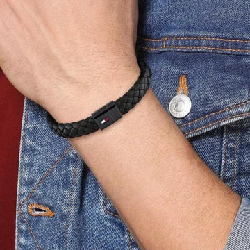 Ανδρικό βραχιόλι Tommy Hilfiger 2790331 δερμάτινο μαύρο χρώμα με πλεκτό σχέδιο.